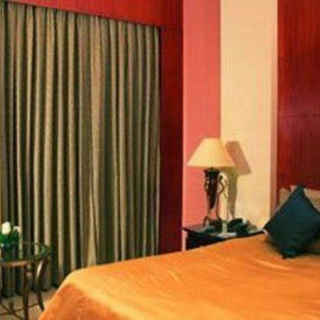 Hotel Hans International 뉴델리 외부 사진